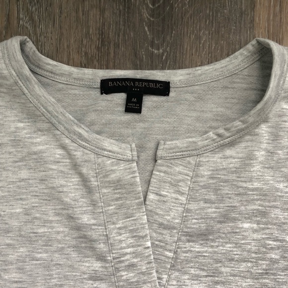 BANANA REPUBLIC split-neck t-shirt - Picture 3 of 4